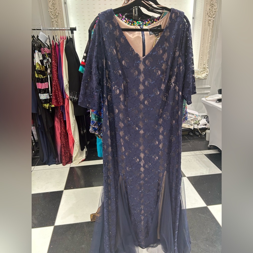 Navy lace and nude fishtail formal 18W size 18W